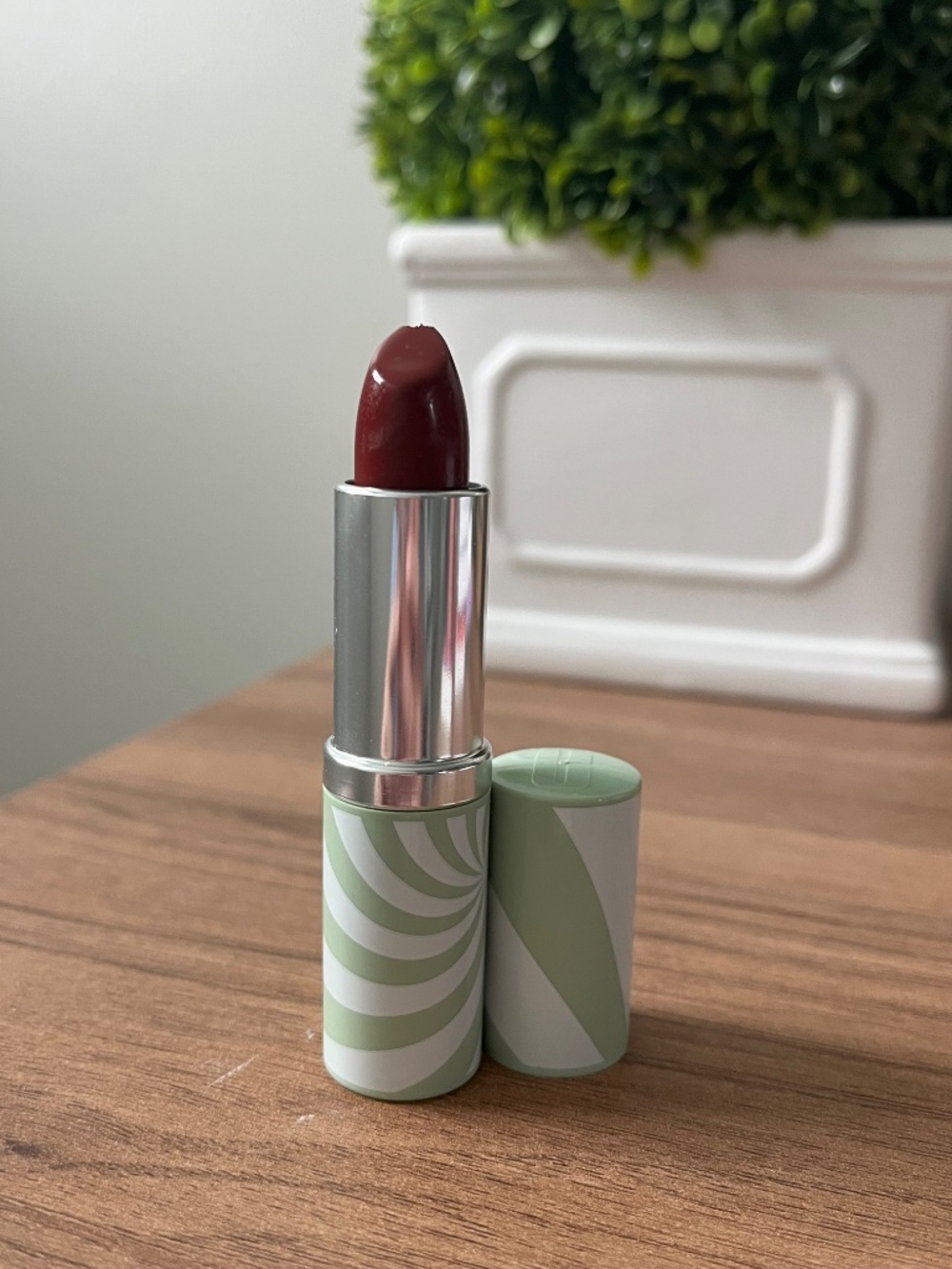 Clinique Pop Lipstick ! Never been used ! Berry Pop ! - Picture 2 of 3